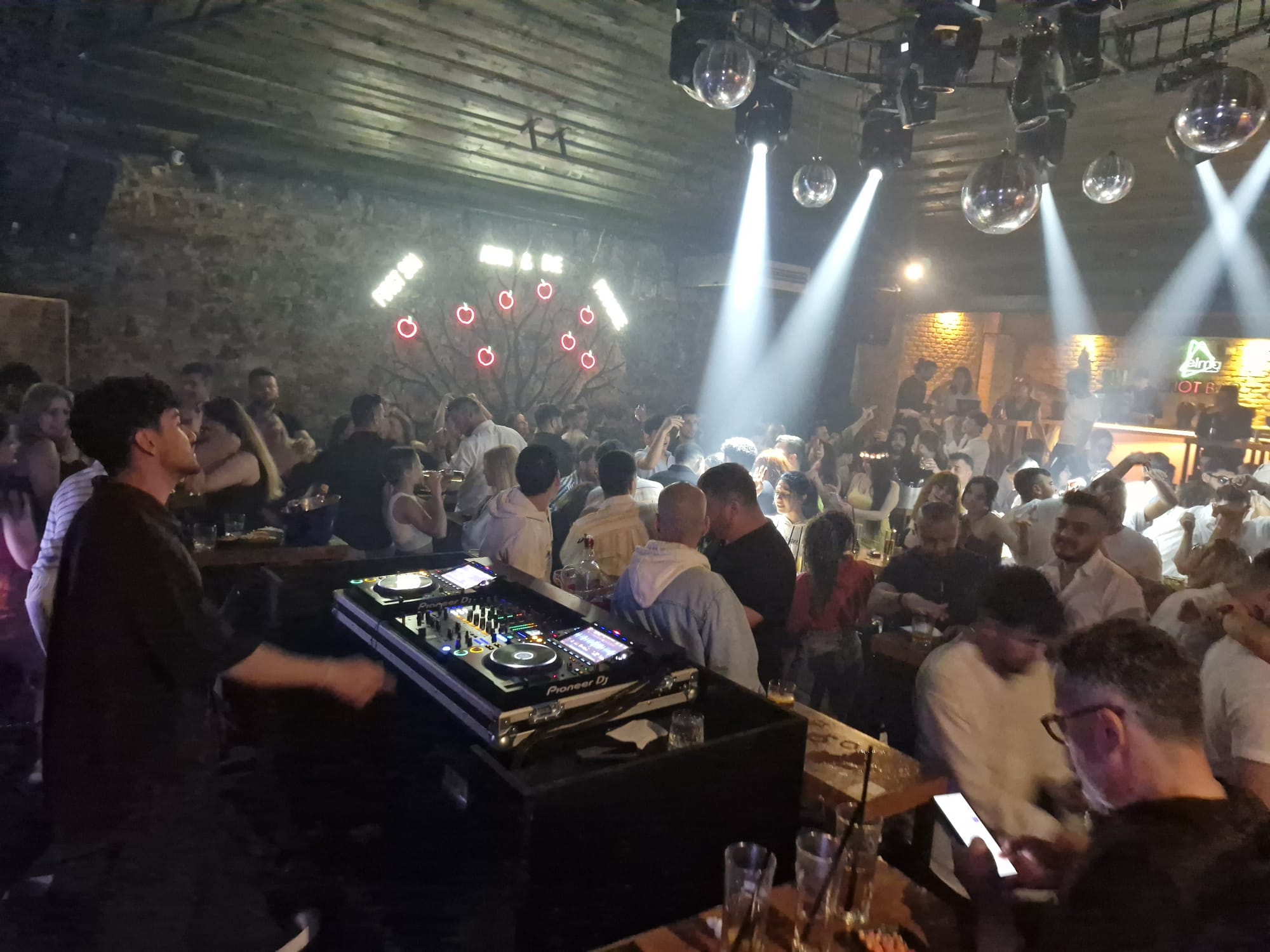 Tatilcilerin Tercihi Elma Music Dance Oldu (13)