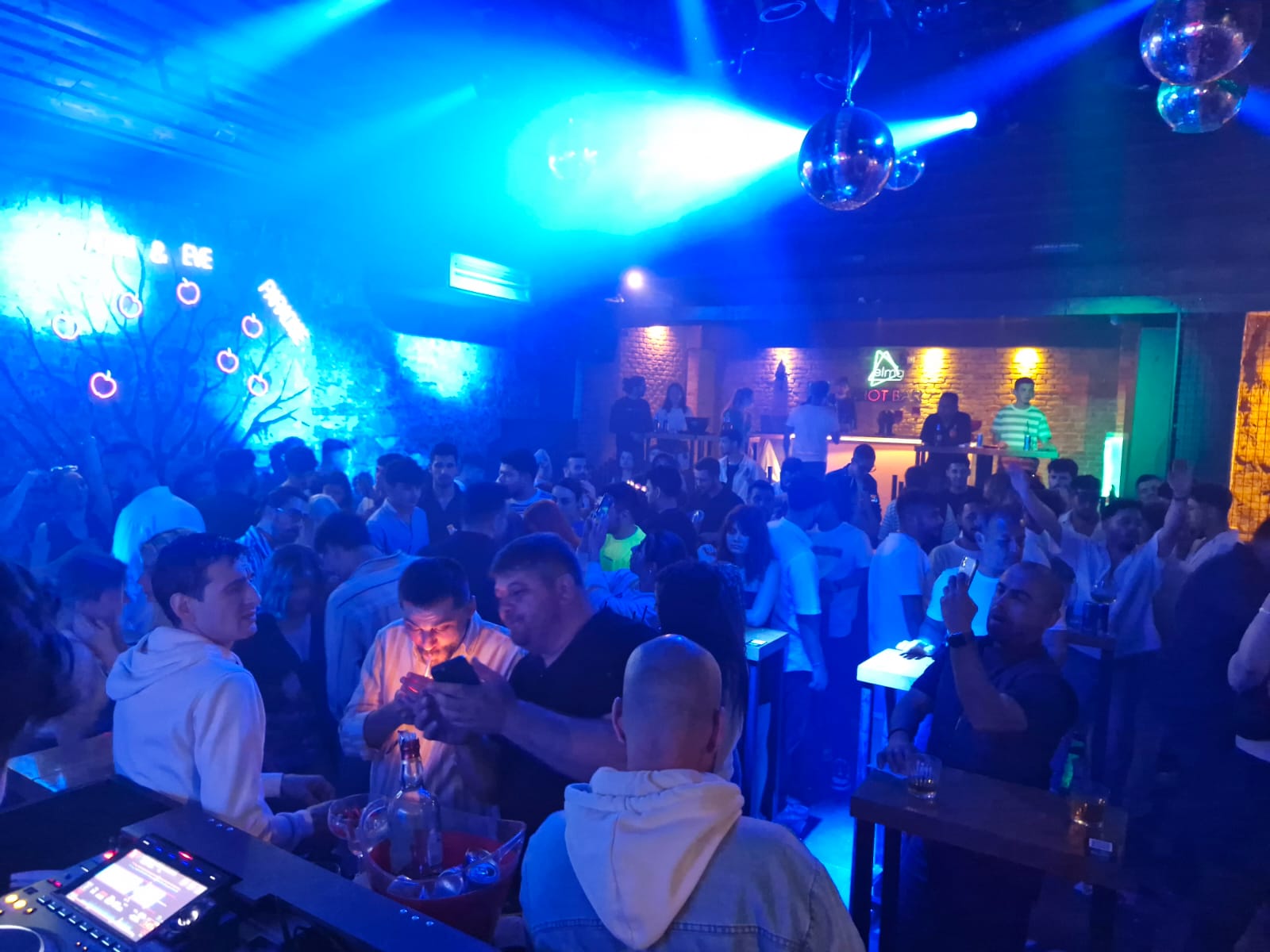 Tatilcilerin Tercihi Elma Music Dance Oldu (16)
