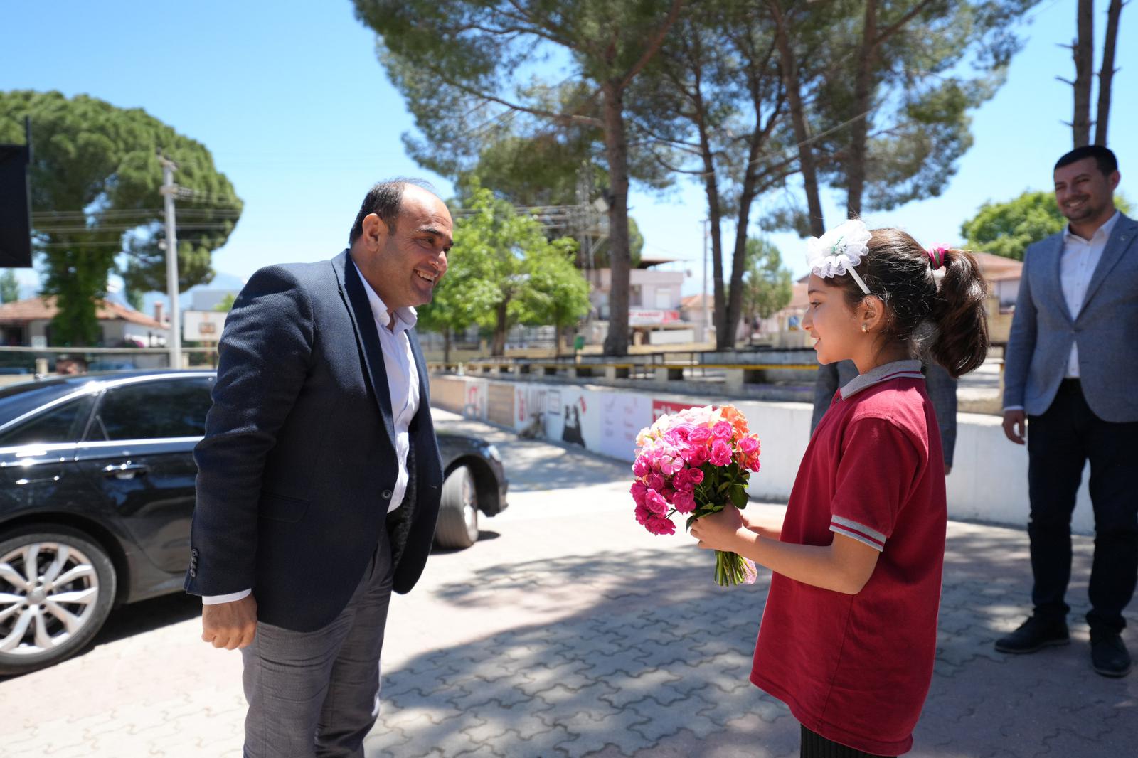 Başkan Akdeni̇zli̇'den Örnek Davraniş (1)