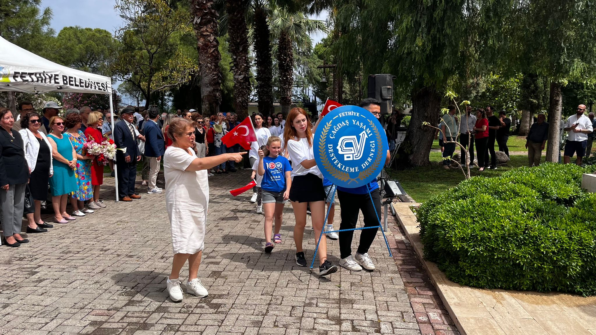 Chp Fethiye’den Çelenk Sunma Töreni (1)