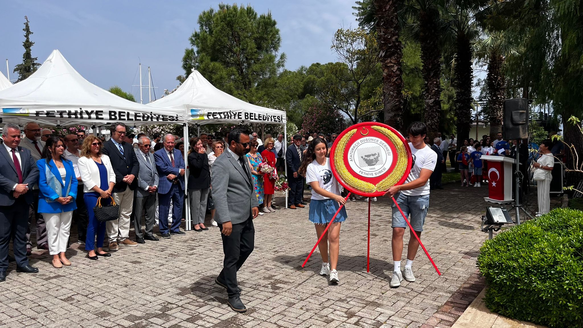 Chp Fethiye’den Çelenk Sunma Töreni (5)
