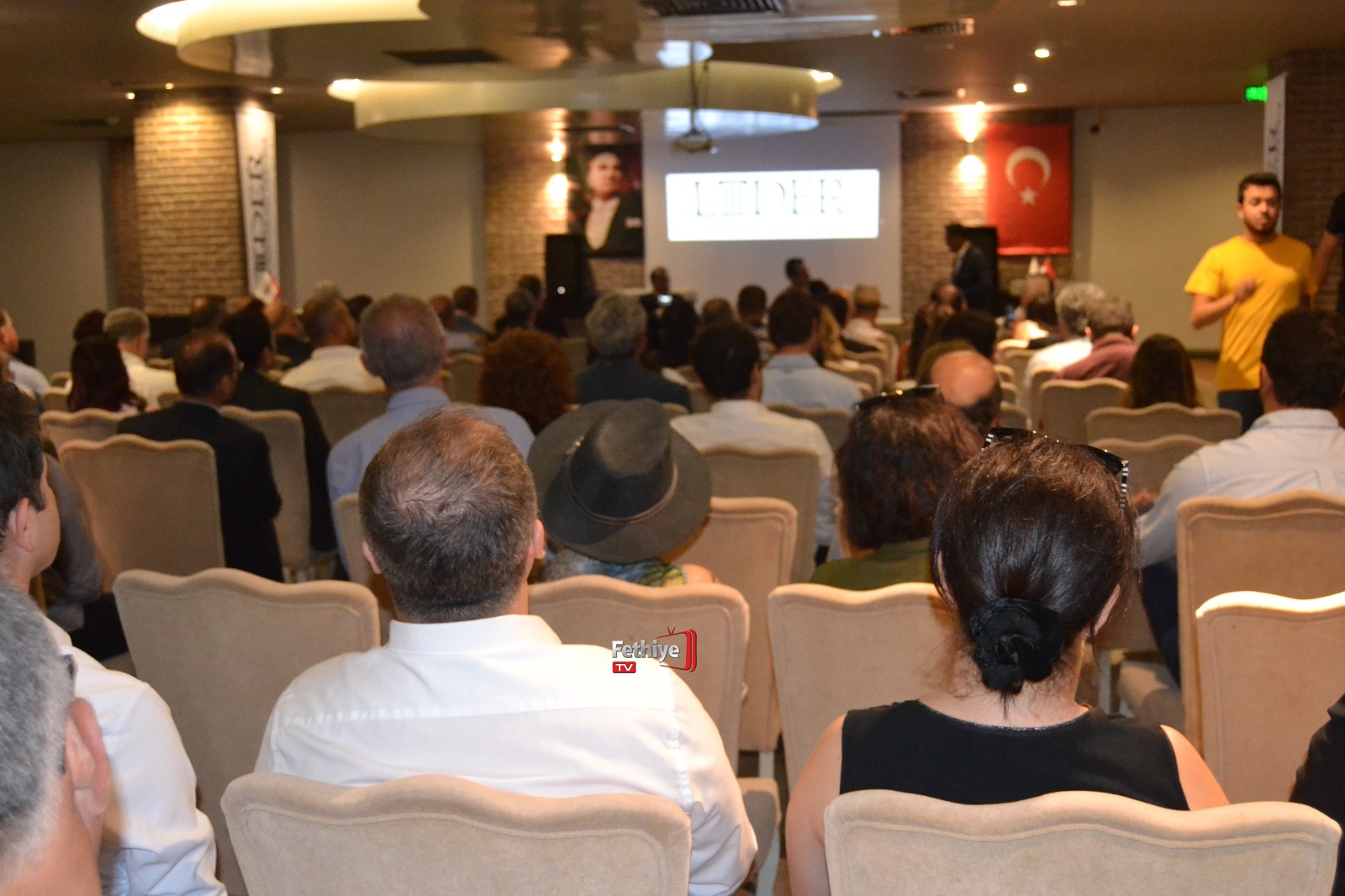 Ekonomist Sağlam, Li̇der Üyelerini Bilgilendirdi (3)