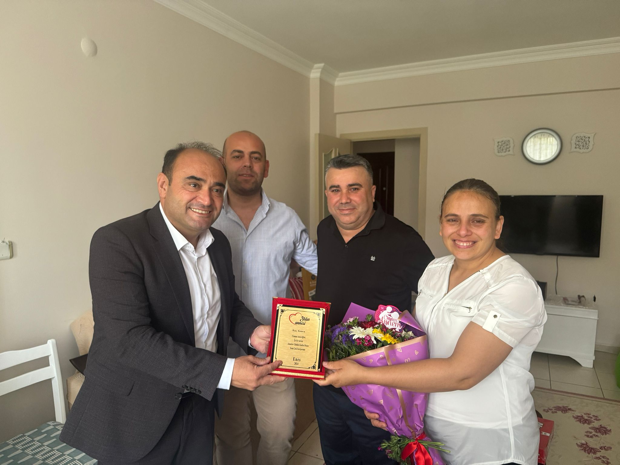 Engelli Çocuğuna Kendisini Adayan Fedakar Anneye Sürpriz Kutlama (3)