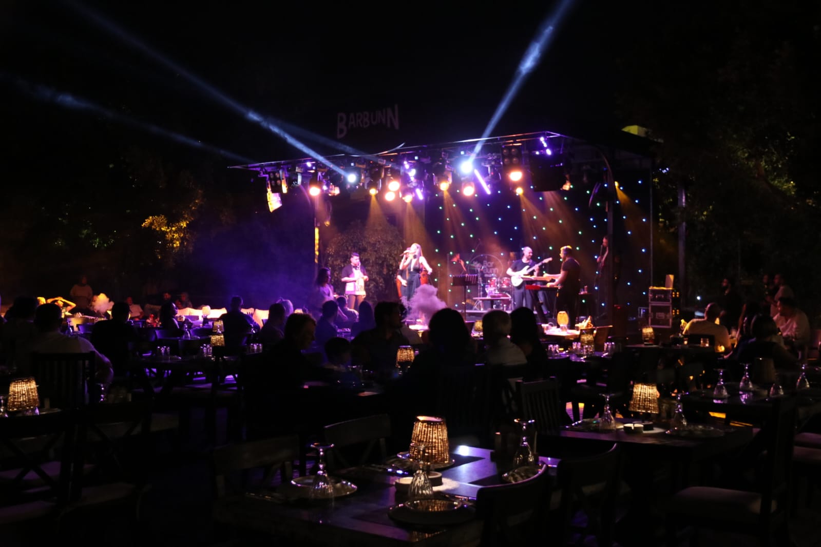 Gamze Dursun Ile Barbunn Cafe Bistro'da Yaz Konserleri Başladı (8)