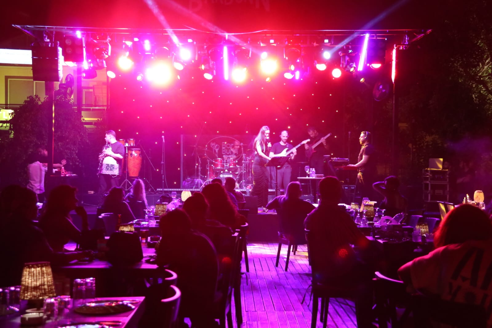 Gamze Dursun Ile Barbunn Cafe Bistro'da Yaz Konserleri Başladı (9)