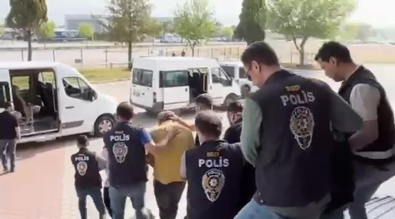 Sahte İlanlarla Vatandaşı Dolandıran 14 Kişilik Suç Şebekesi Çökertildi (4)