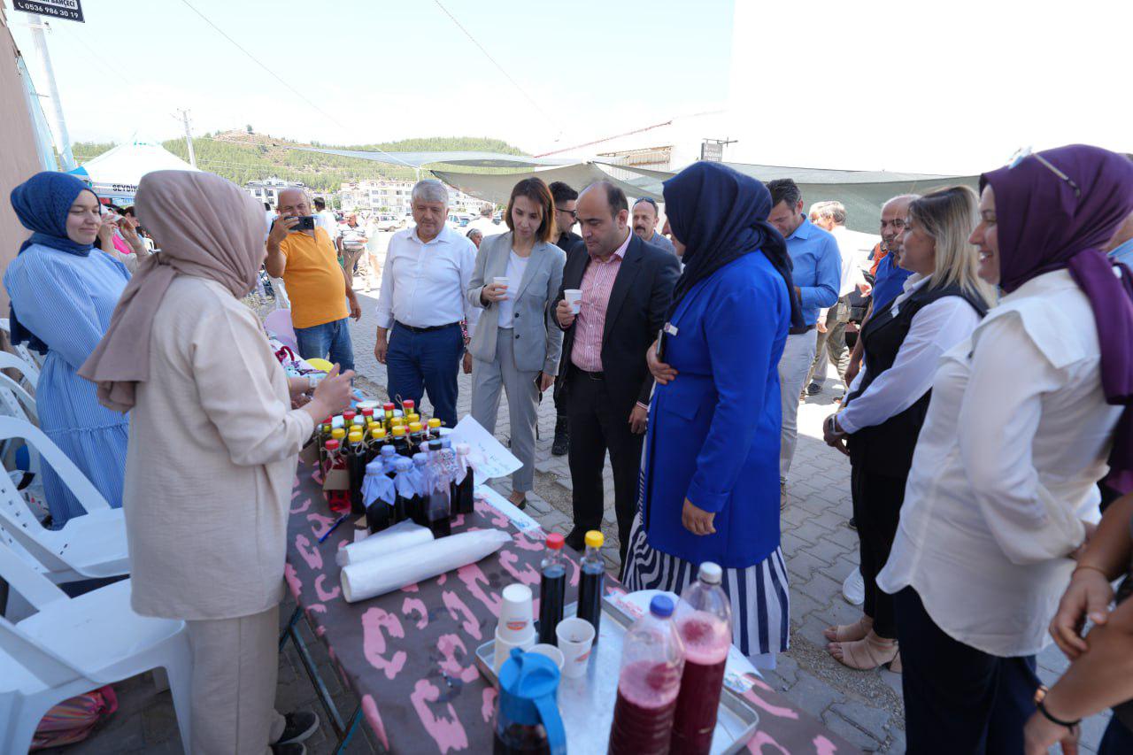 Seydi̇kemerli̇ Kadinlarimizdan Örnek Davraniş (1)