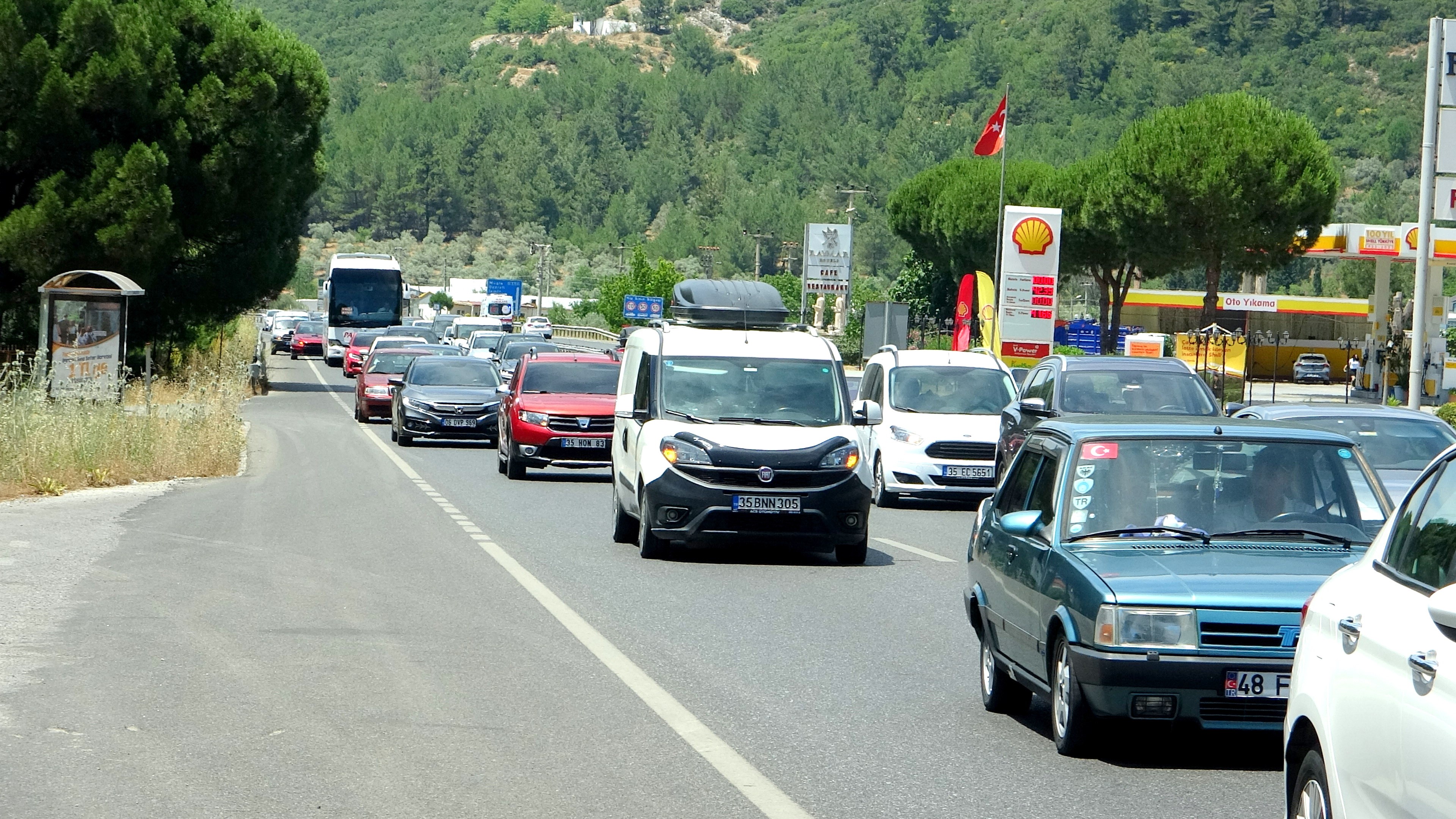 Muğla'ya 3 Günde 140 Bin Araç Giriş Yaptı (4)