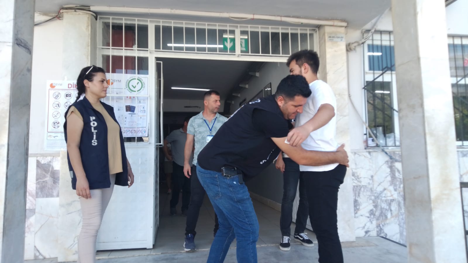 Yks Sinavi Sorunsuz Geçti̇ (2)