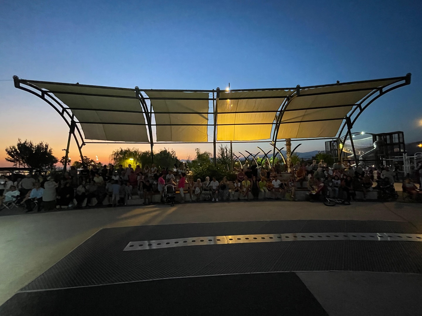 Fethiye Müzikli Fethiye Akşamları Osman Batur Keser Sahil (2)